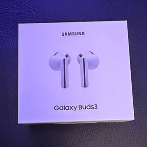 Samsung Galaxy Buds3 in White